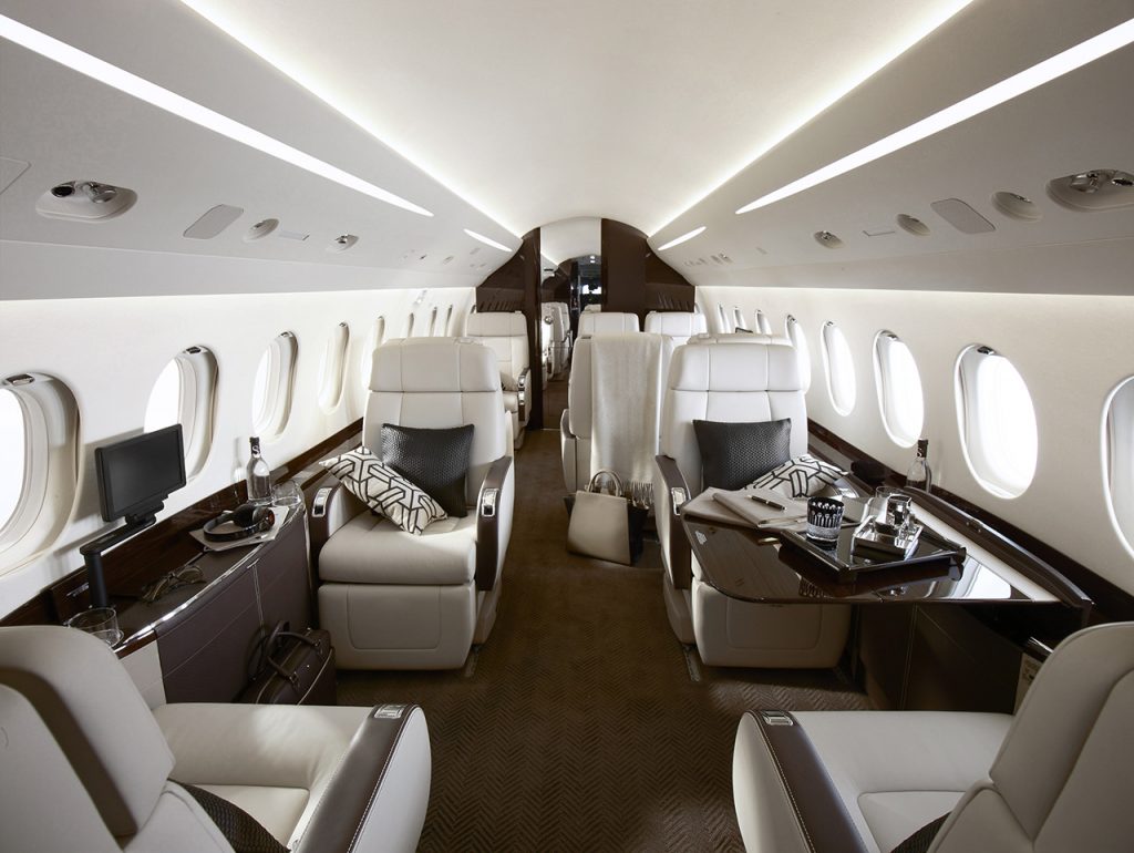 Dassault Falcon 2000LXS heavy jet interior
