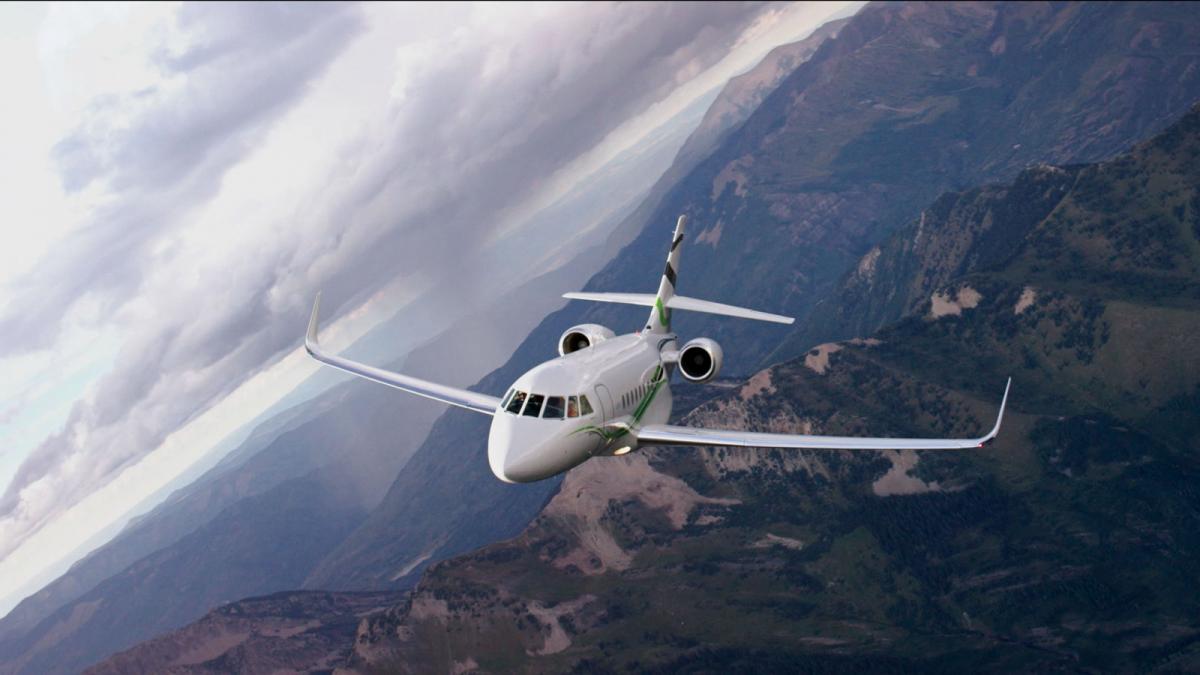 Dassault Falcon 2000S heavy jet interior